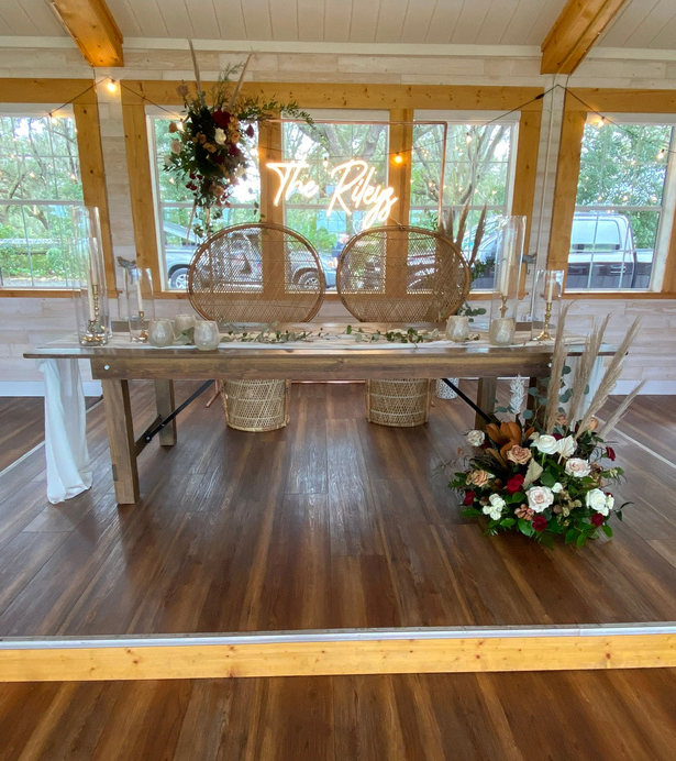 Sweetheart table style